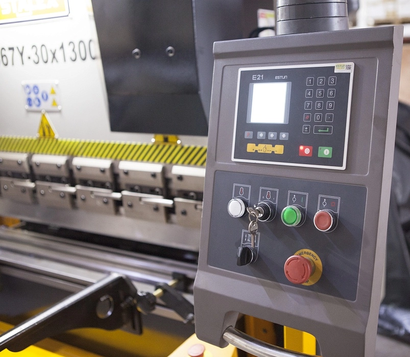 Пресс листогибочный гидравлический STALEX W67Y-30x1300 Е21 (ось Y; X)