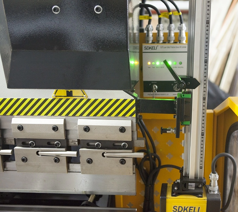 Пресс листогибочный гидравлический STALEX W67Y-30x1300 Е21 (ось Y; X)